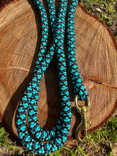 Load image into Gallery viewer, Aqua + Black Lead Rope
